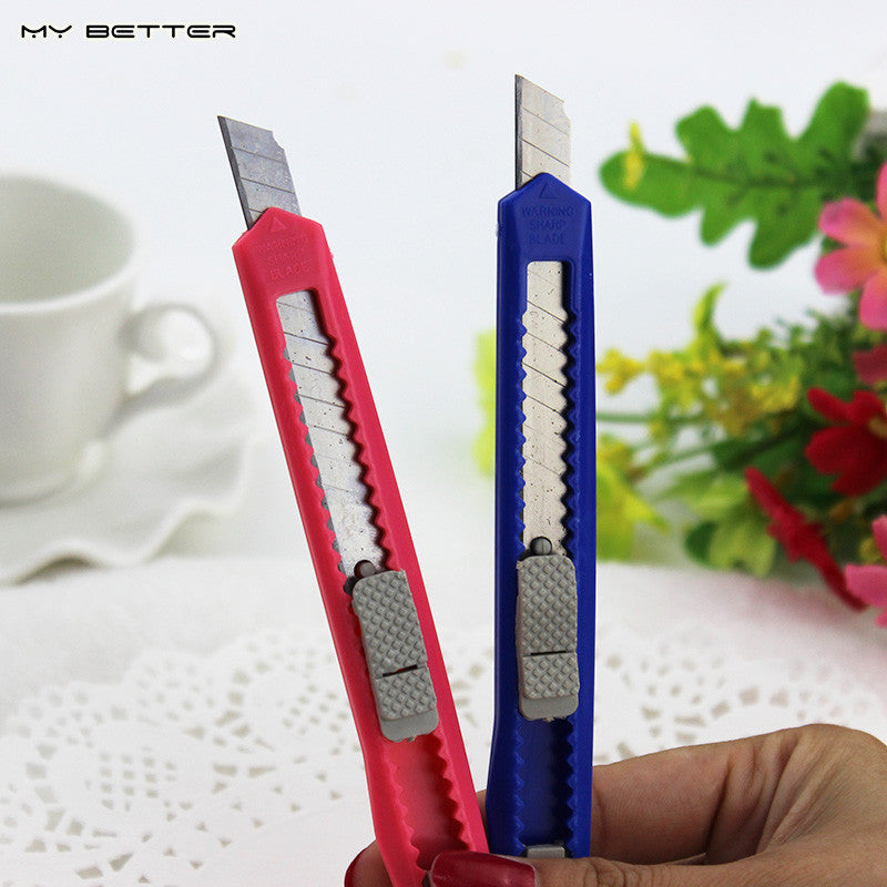 Stunning Metal and Plastic Small Size Utility Knife